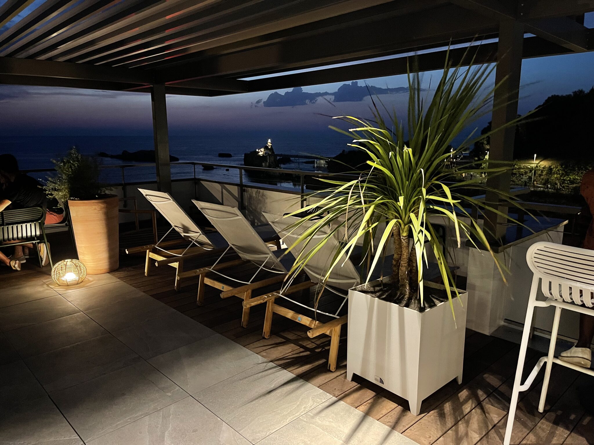 Absolut_Sound_enceinte_Invisible_Rooftop_Hôtel_de_la_Plage_Biarritz_Serenity_Sound_Garden_Philippe_Pastre_Patrice_Gardera